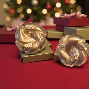 Genuine 💖14kt Gold💖 Love Knot Diamond Cut Round Swirls Button Earrings